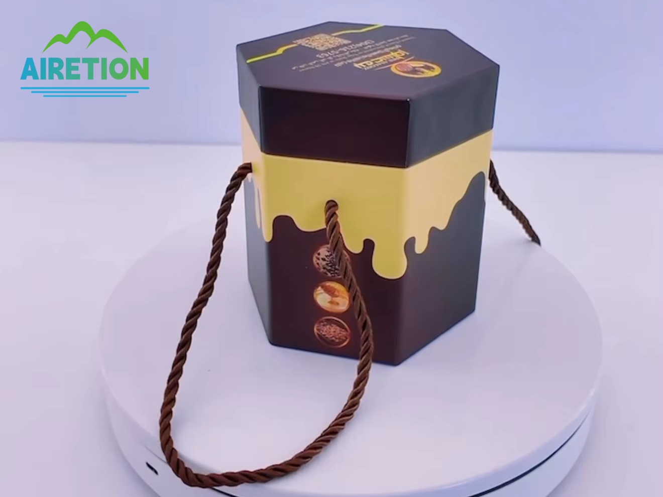 Caso di studio per un cliente in Egitto: Scatola regalo in carta personalizzata per una presentazione del marchio distintiva.
