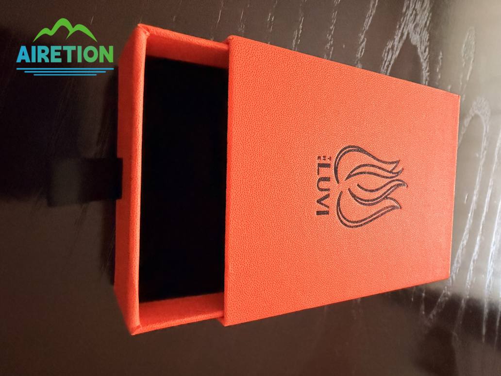 Scatola regalo personalizzata con cassetto per il marchio LUVI | Confezioni rigide personalizzate per gioielli